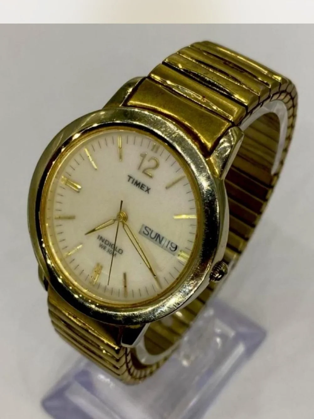 Timex Gold-Tone Classic Men's Watch /  Day-Date * Vintage ***